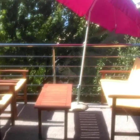 Mit Blick Auf Wasser By Interhome